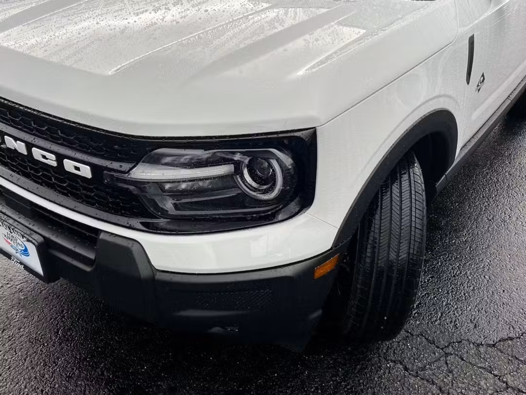 2026 Ford Bronco Sport Outer Banks - Image 3
