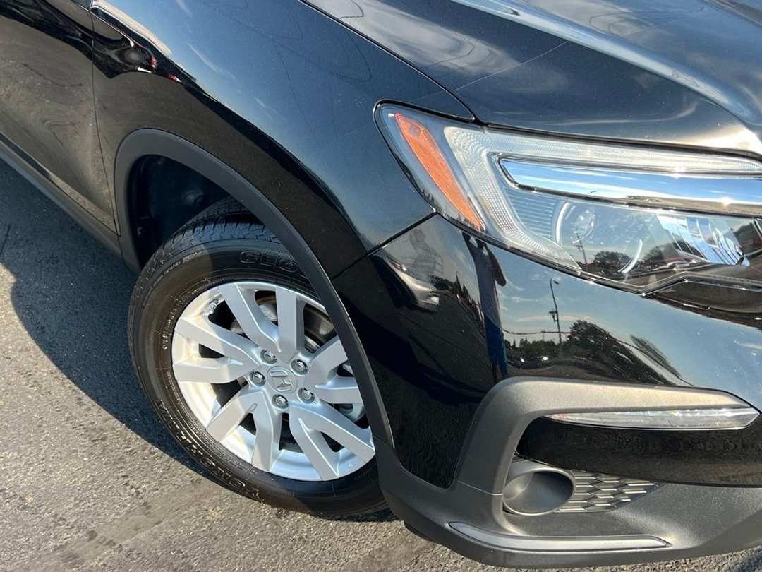 2019 Honda Pilot LX - Image 2