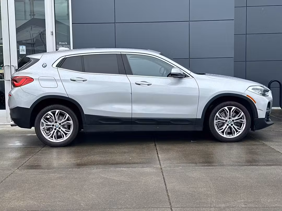2020 BMW X2 sDrive28i - Image 2