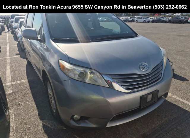 2015 Toyota Sienna XLE