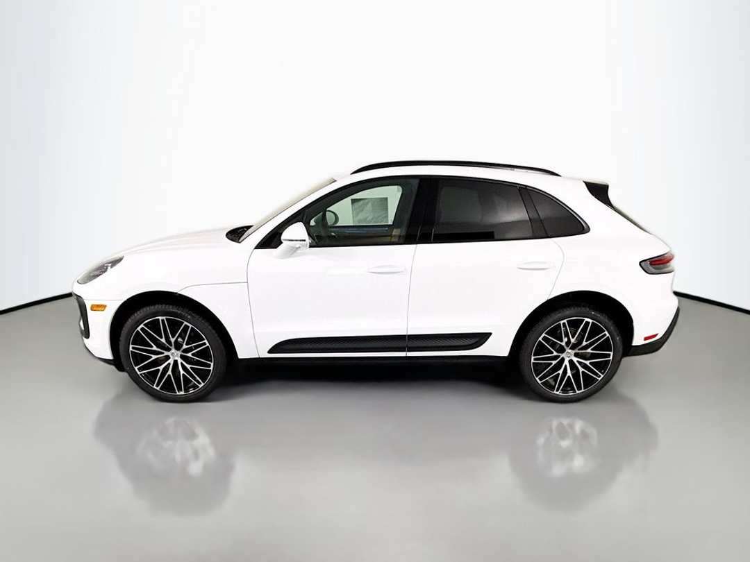 2026 Porsche Macan - Image 2