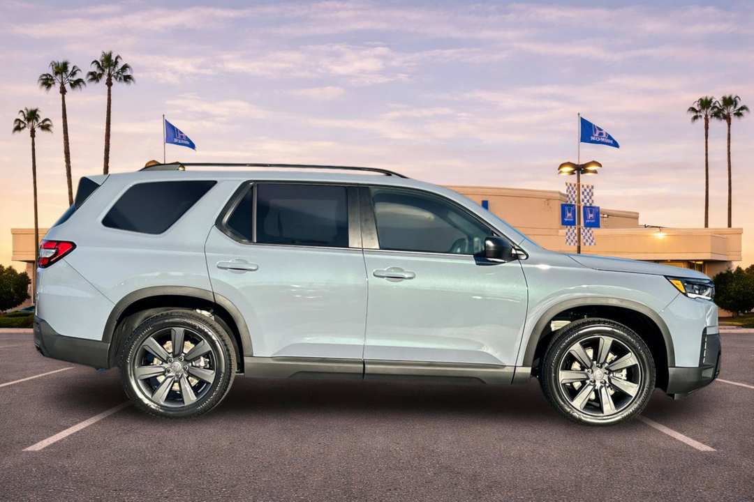 2026 Honda Pilot Sport - Image 3