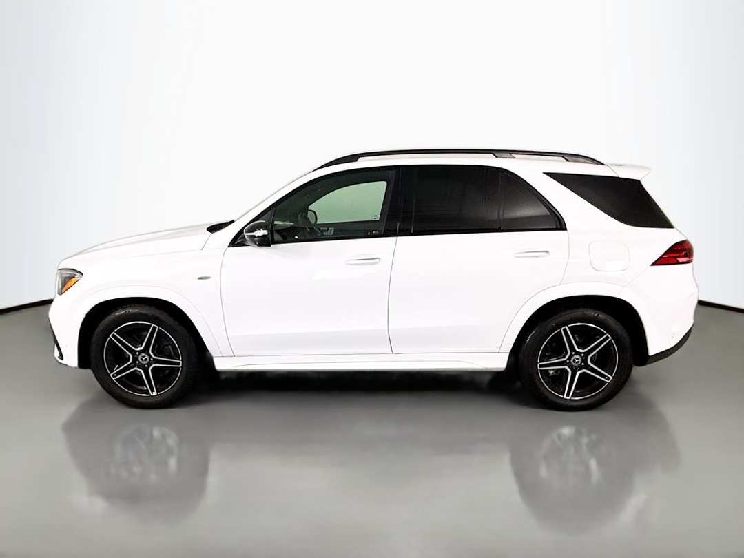 2025 Mercedes-Benz GLE GLE 450e - Image 2