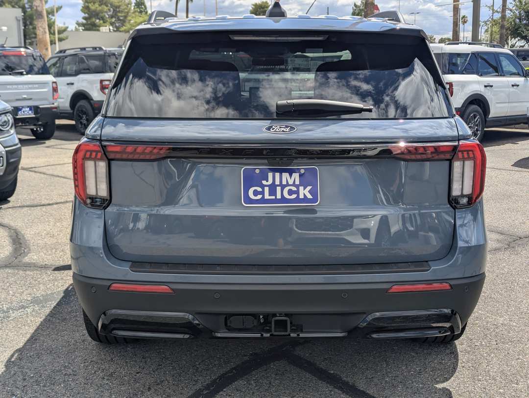 2027 Ford Explorer STLine - Image 3