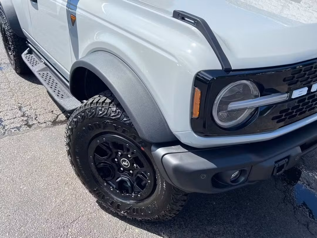 2026 Ford Bronco Badlands - Image 2