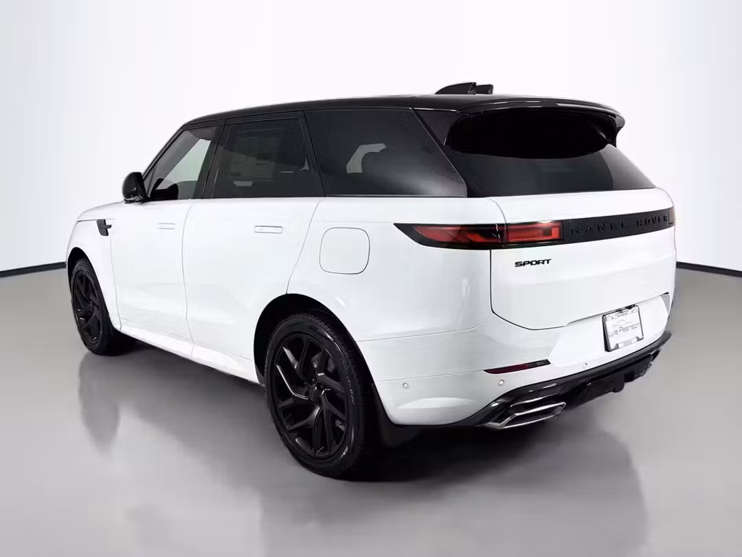 2026 Land Rover Range Rover Sport Plug-In Hybrid Dynamic SE - Image 3