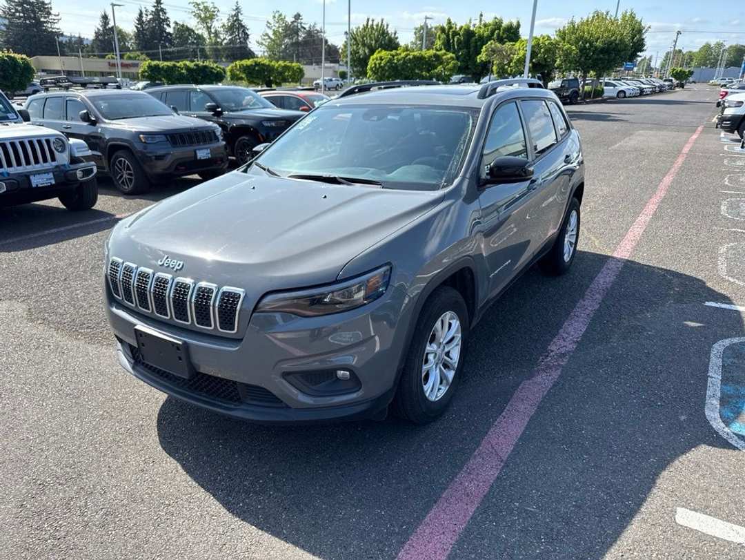 2022 Jeep Cherokee Latitude Lux - Image 3