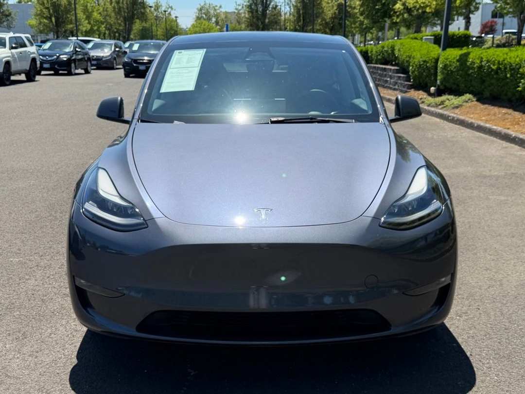 2023 Tesla Model Y Long Range - Image 3