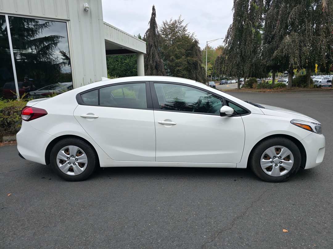 2017 Kia Forte LX - Image 2