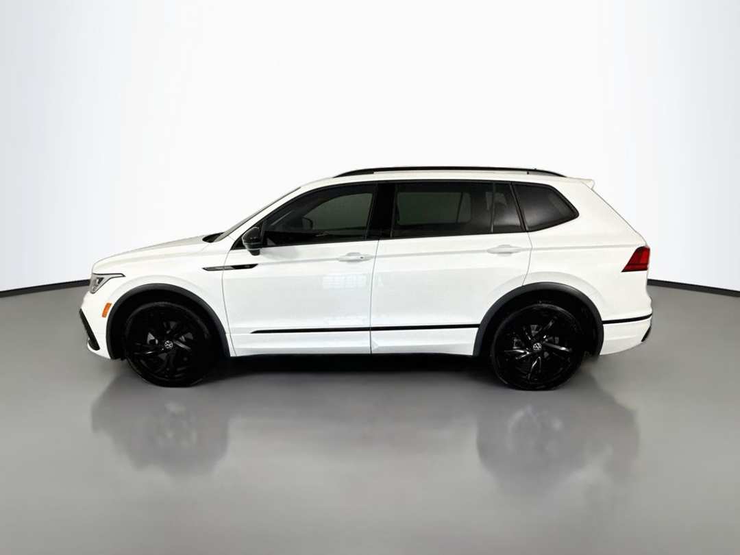 2023 Volkswagen Tiguan 2.0T SE RLine Black - Image 2