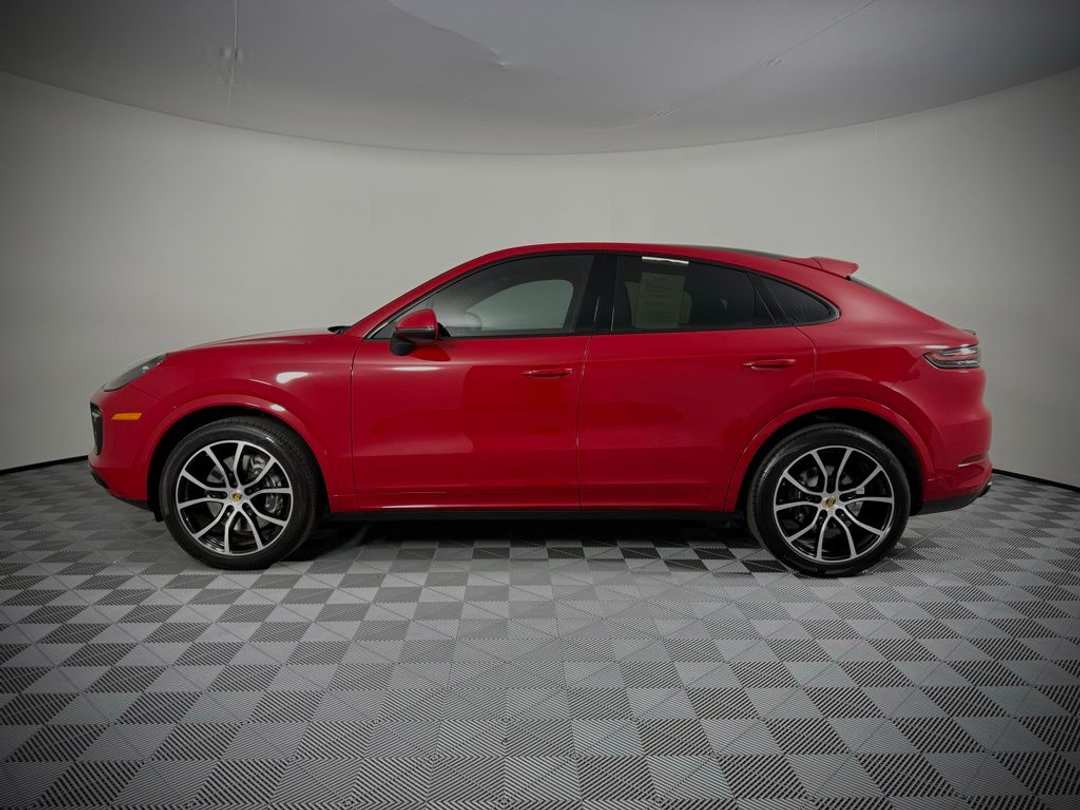 2023 Porsche Cayenne - Image 2