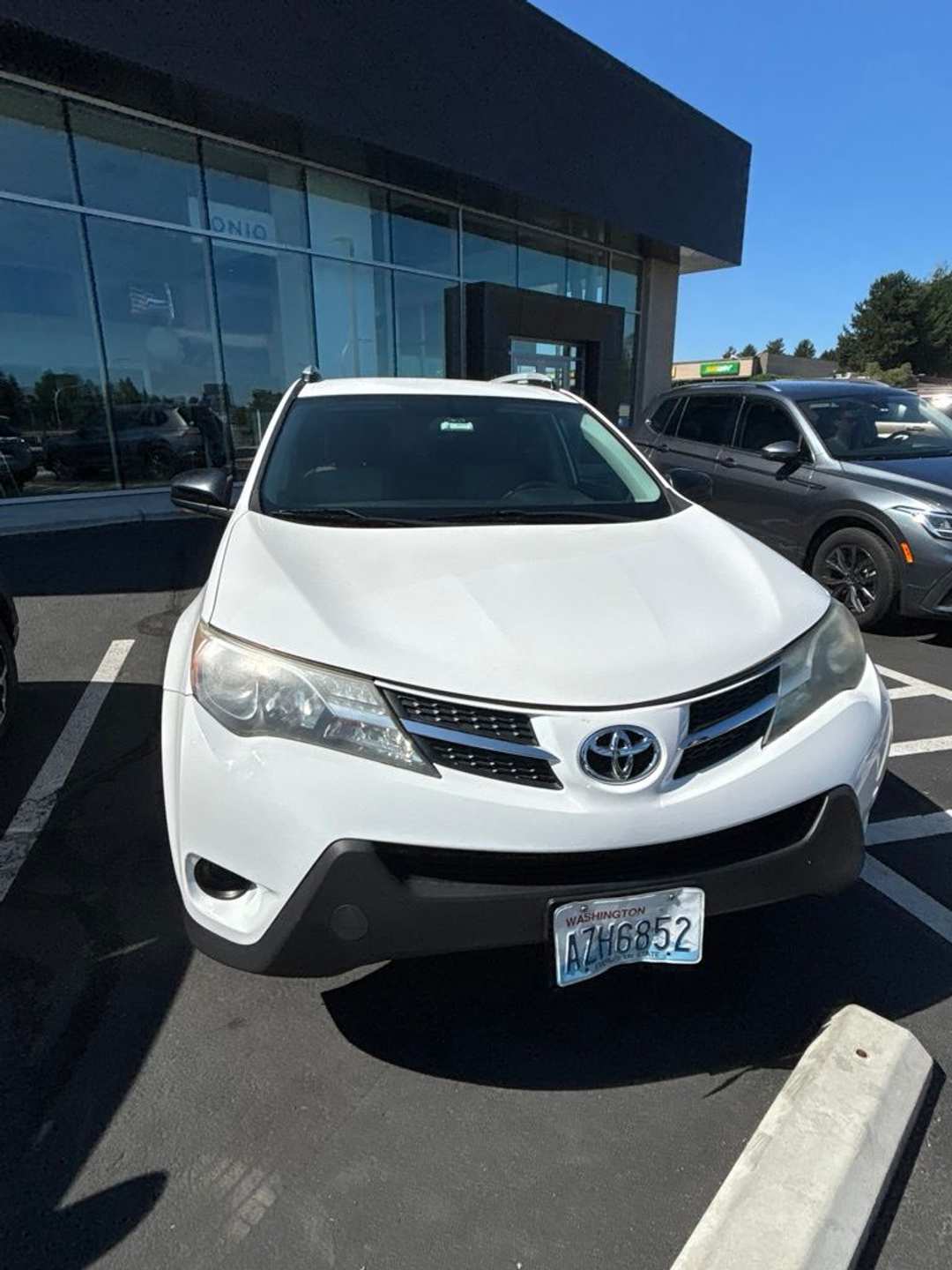 2015 Toyota Rav4 LE - Image 2