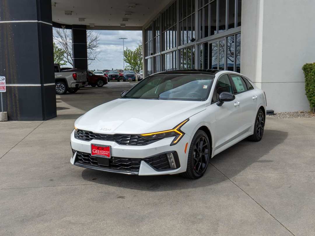 2026 Kia K5 GTLine - Image 3