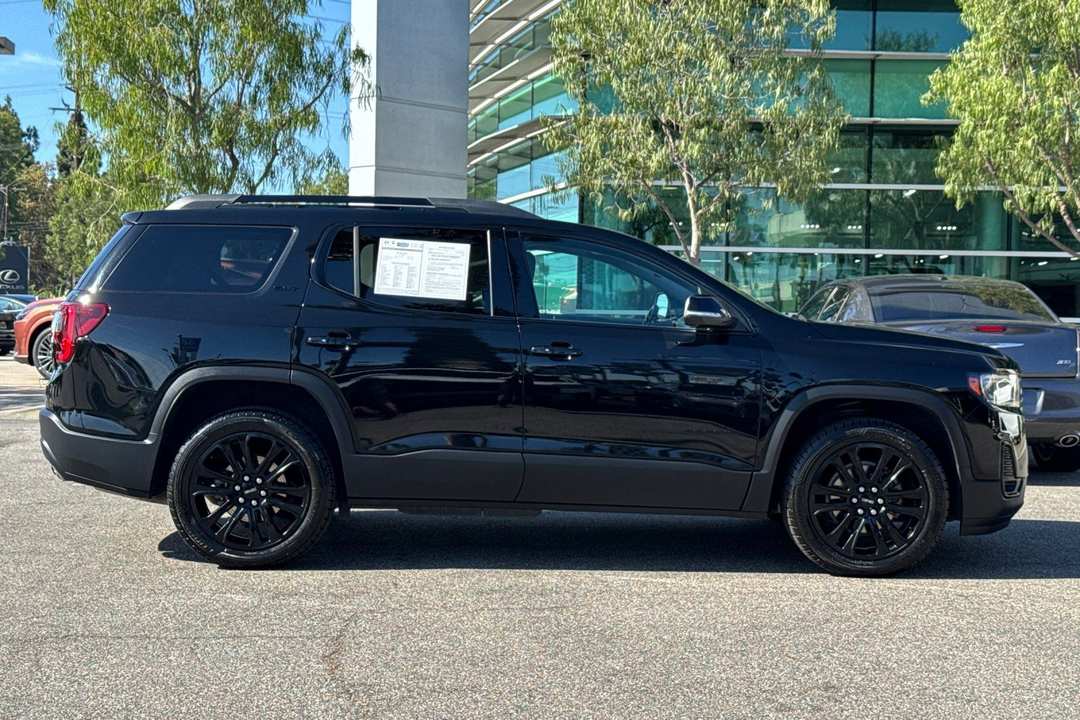 2022 GMC Acadia SLT - Image 3