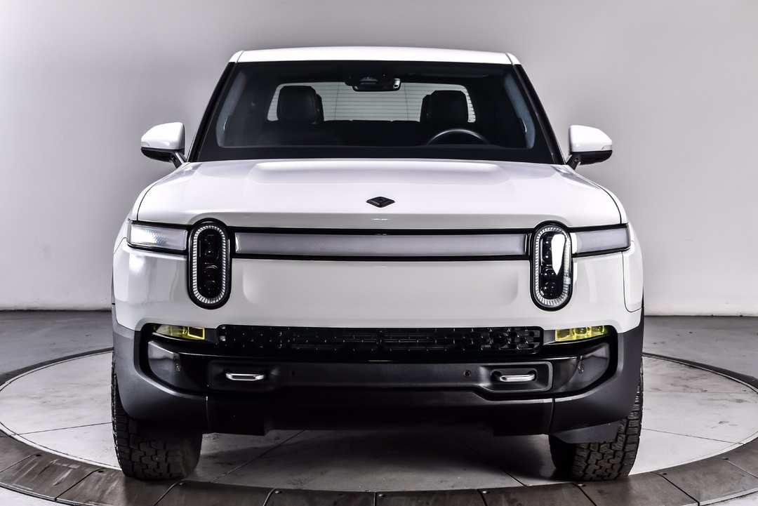 2023 Rivian R1T Adventure - Image 2