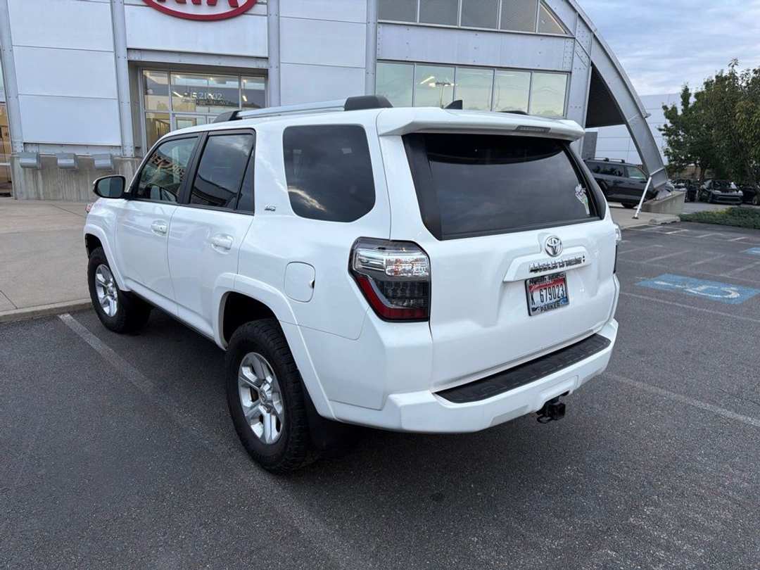 2020 Toyota 4Runner SR5 Premium - Image 3