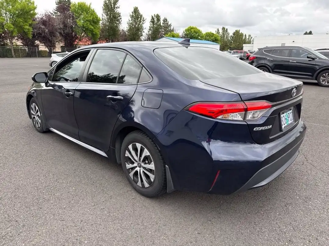 2022 Toyota Corolla Hybrid LE - Image 3