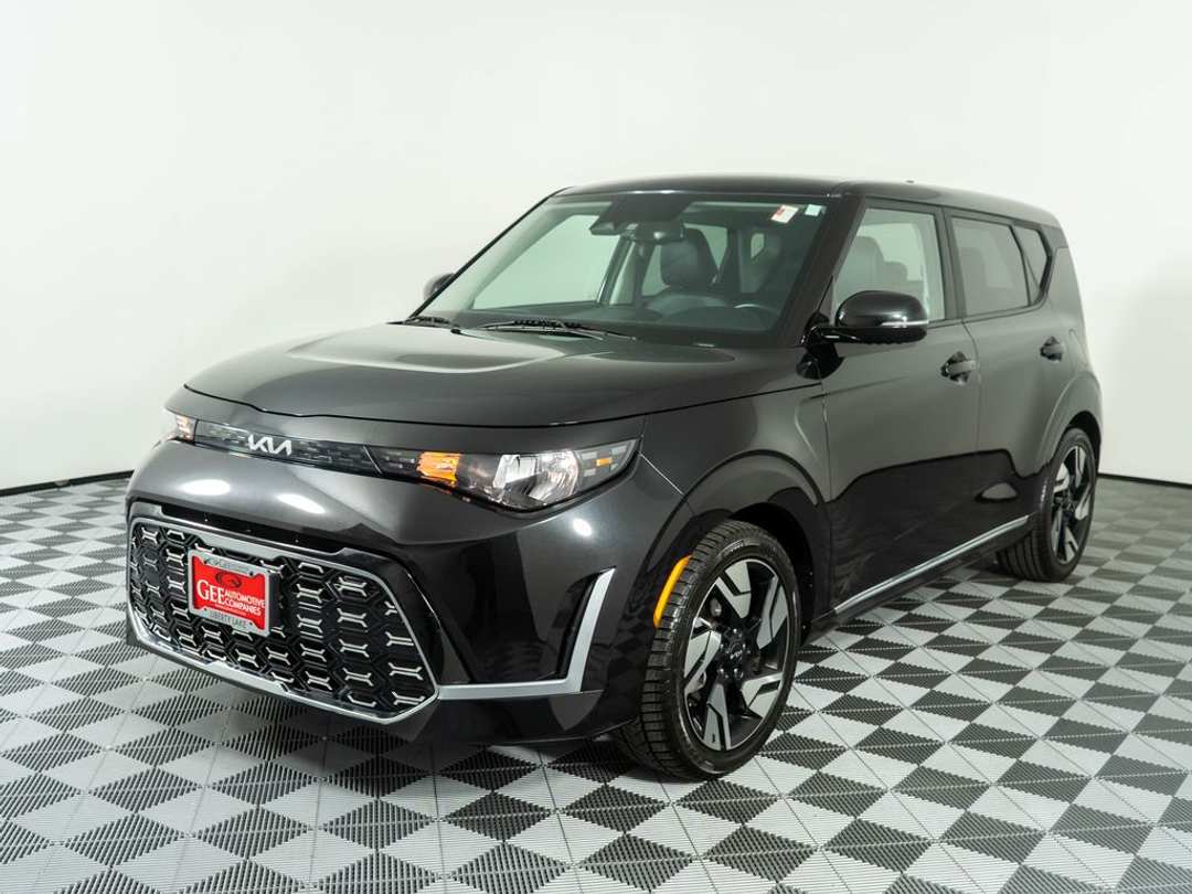 2023 Kia Soul GTLine - Image 3
