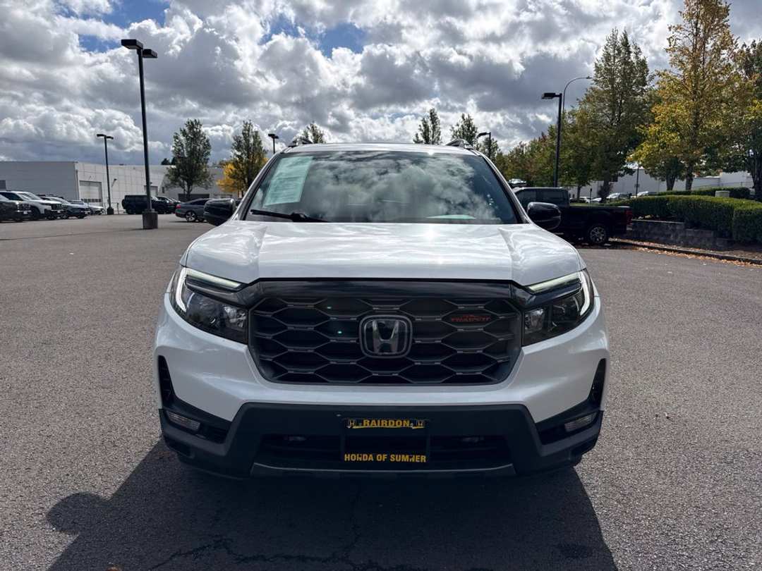 2023 Honda Passport TrailSport - Image 2