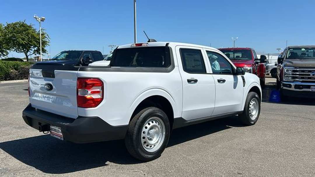 2026 Ford Maverick XL - Image 3