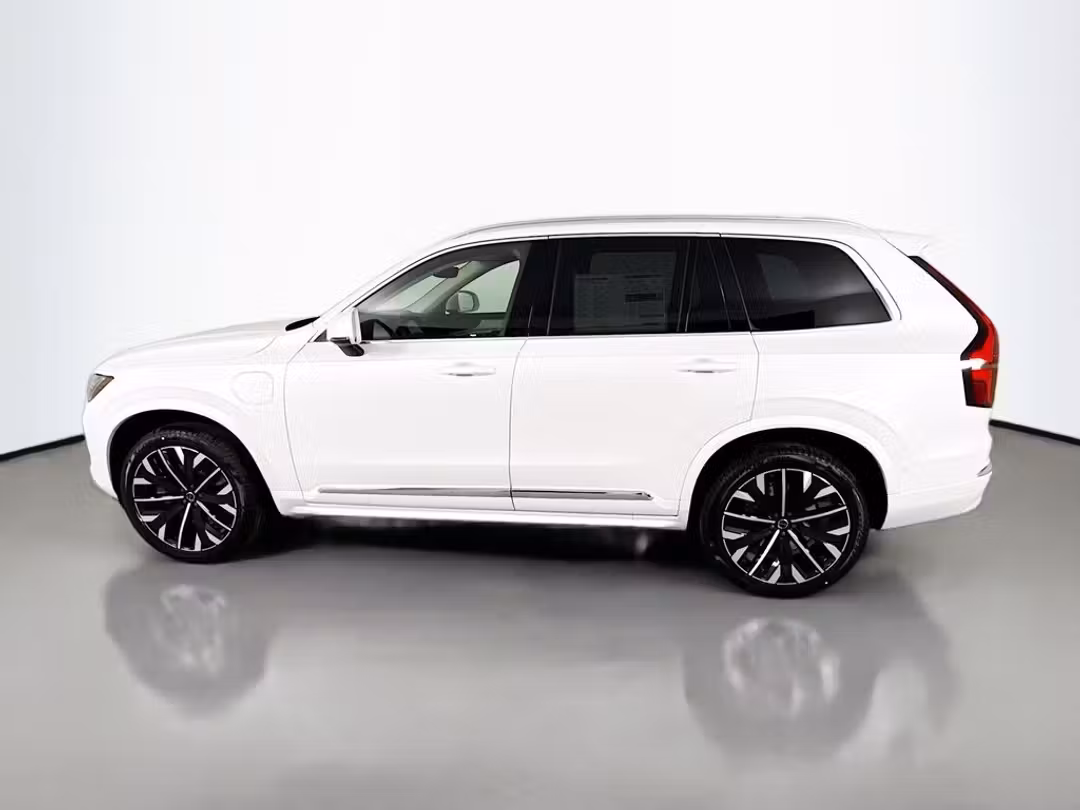 2026 Volvo Xc90 Plug-In Hybrid T8 Plus - Image 2