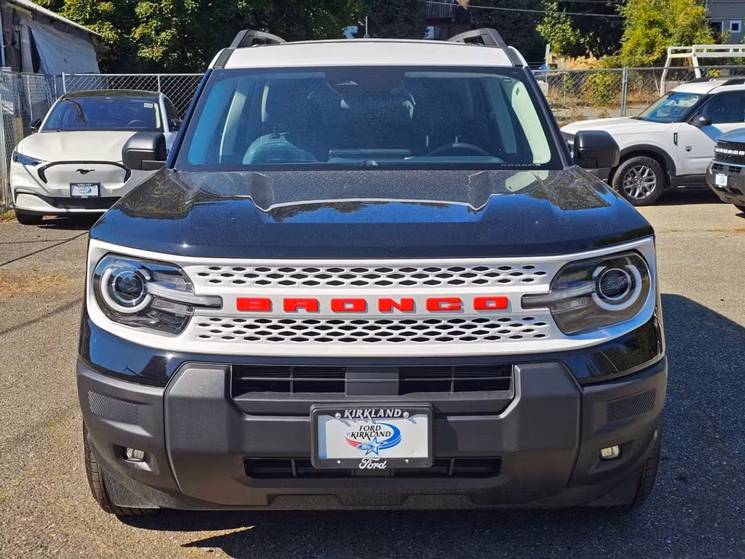 2025 Ford Bronco Sport Heritage - Image 2
