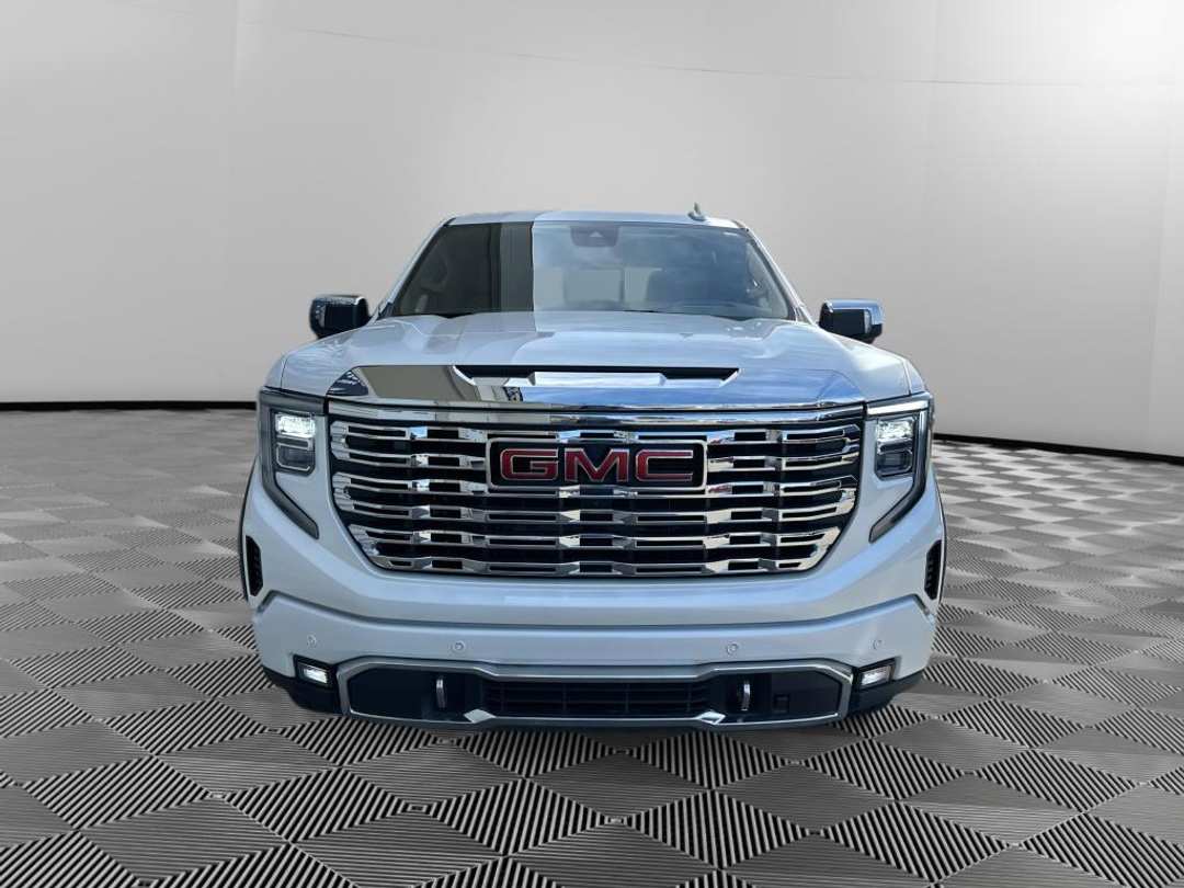 2024 GMC Sierra Denali - Image 2
