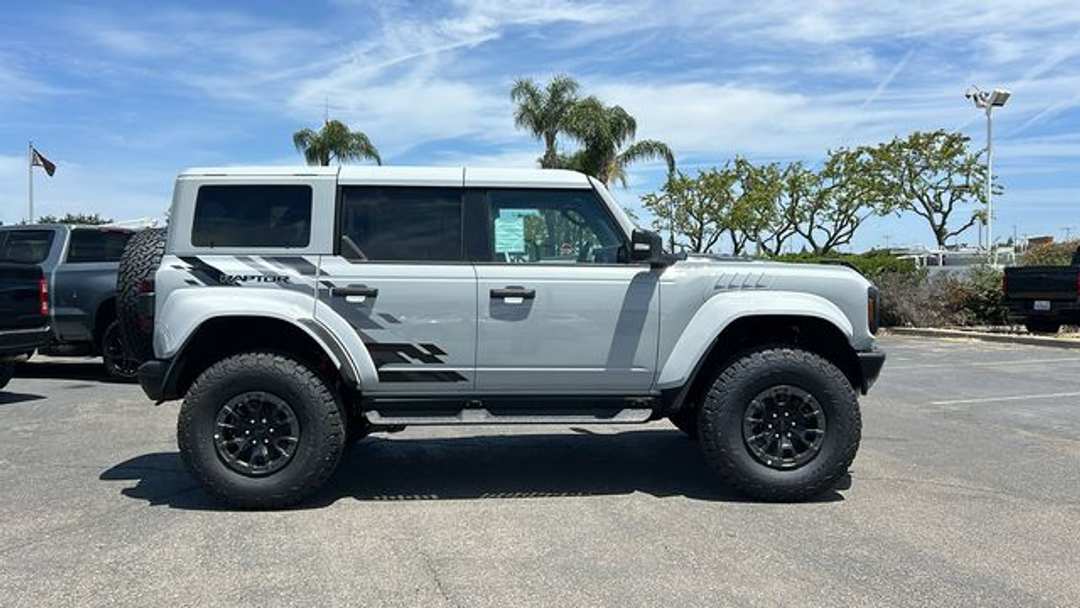 2026 Ford Bronco Raptor - Image 2