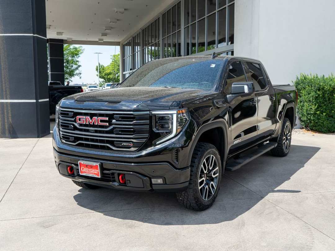 2025 GMC Sierra 1500 AT4 - Image 3