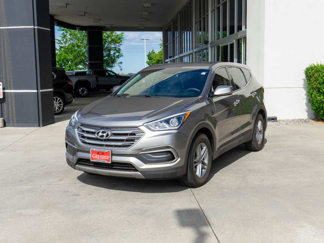 2018 Hyundai Santa Fe Sport 2.4 Base - Image 3