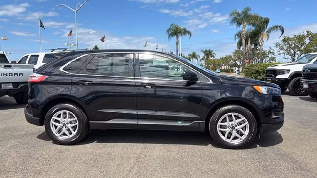 2024 Ford Edge SEL - Image 2