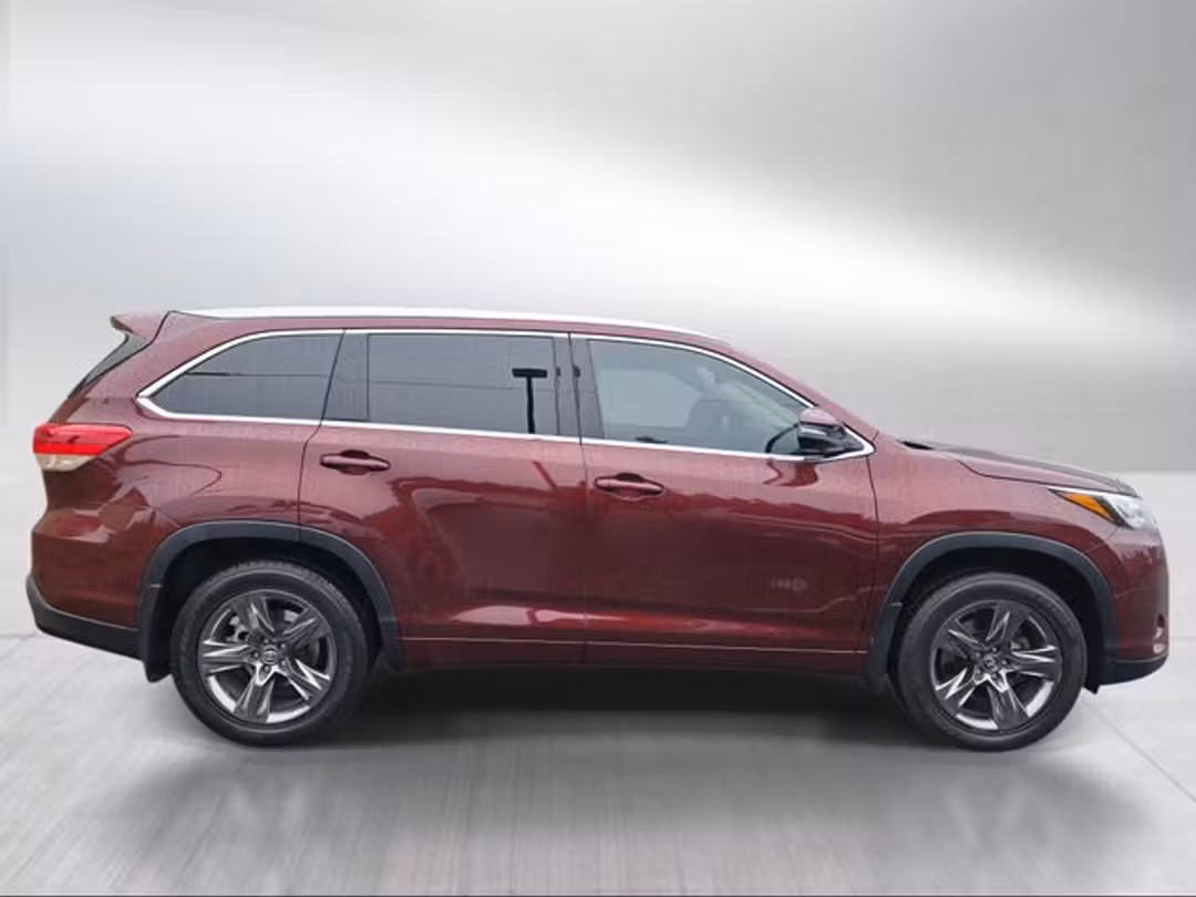 2017 Toyota Highlander Limited Platinum - Image 2
