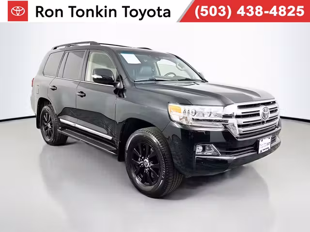 2017 Toyota Land Cruiser Base