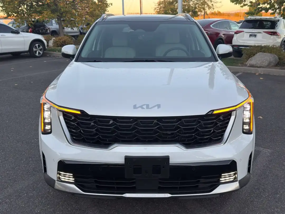 2025 Kia Sorento Hybrid EX - Image 2