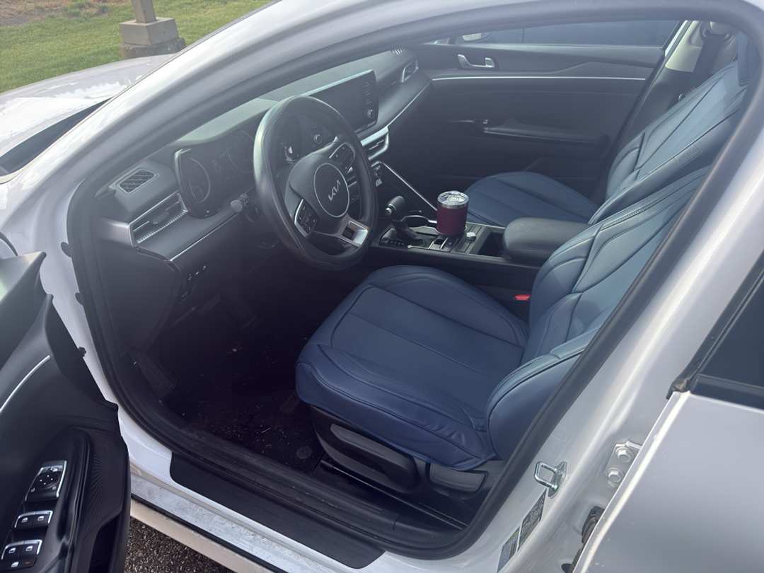 2023 Kia K5 LXS - Image 3