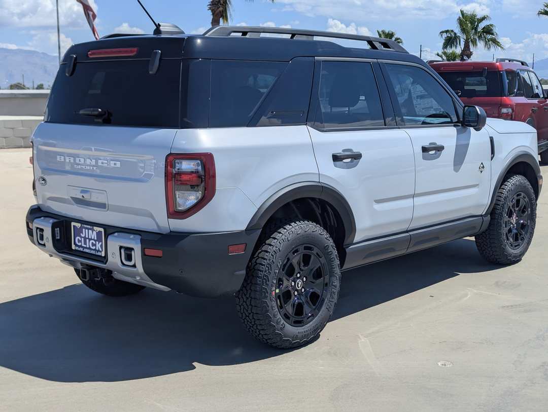 2026 Ford Bronco Sport Outer Banks - Image 2