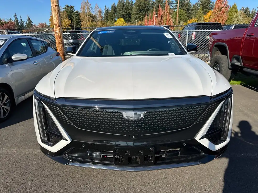 2024 Cadillac Lyriq Sport - Image 2
