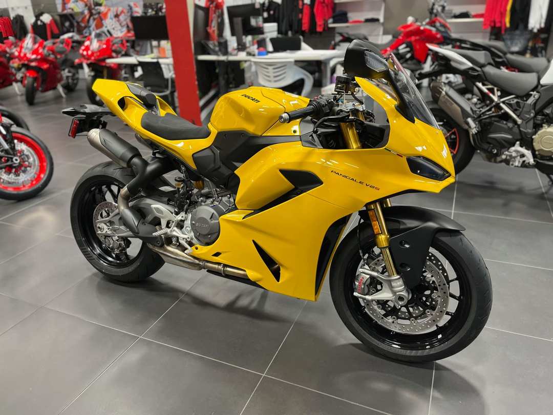 2026 Ducati Panigale V2 S - Image 3