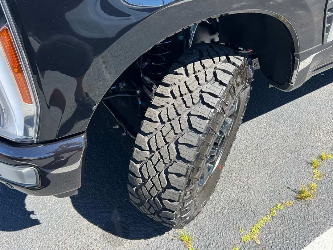 2026 Ford F-350Sd Platinum - Image 3