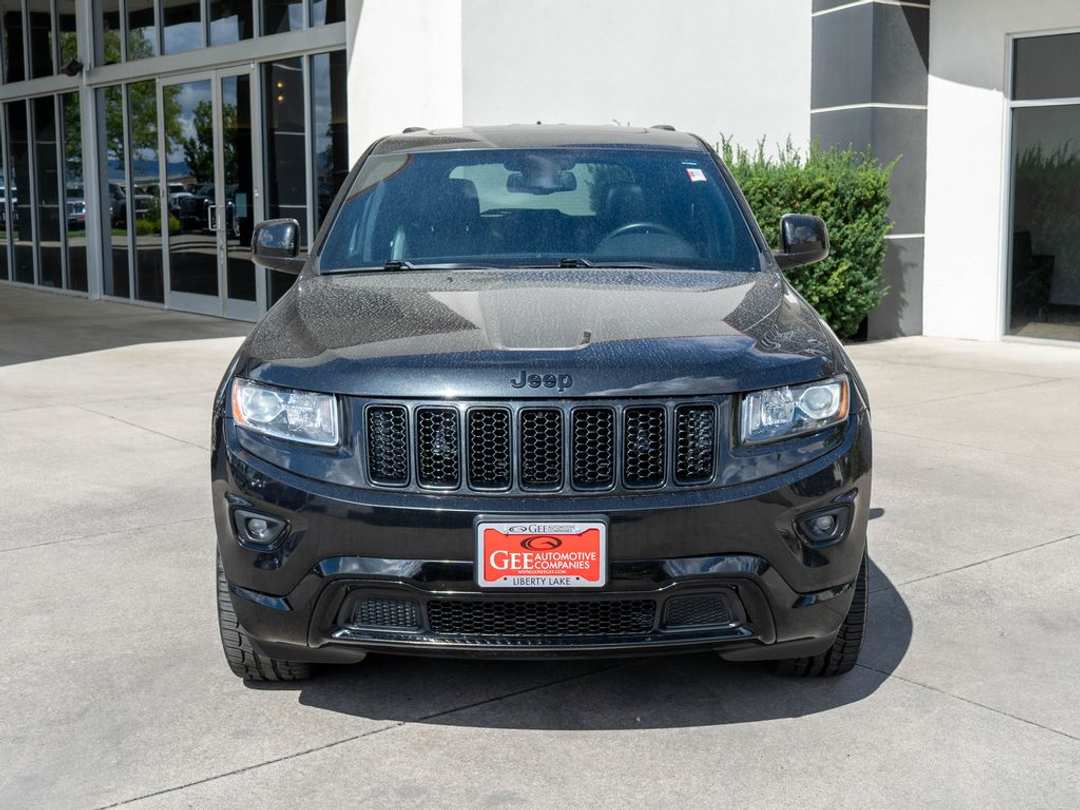 2015 Jeep Grand Cherokee Altitude - Image 2
