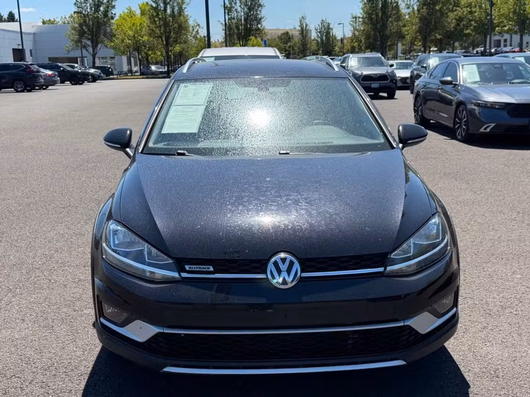 2018 Volkswagen Golf Alltrack TSI S - Image 3