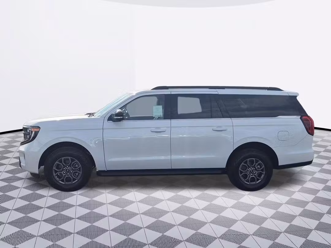 2027 Ford Expedition Max Active - Image 2