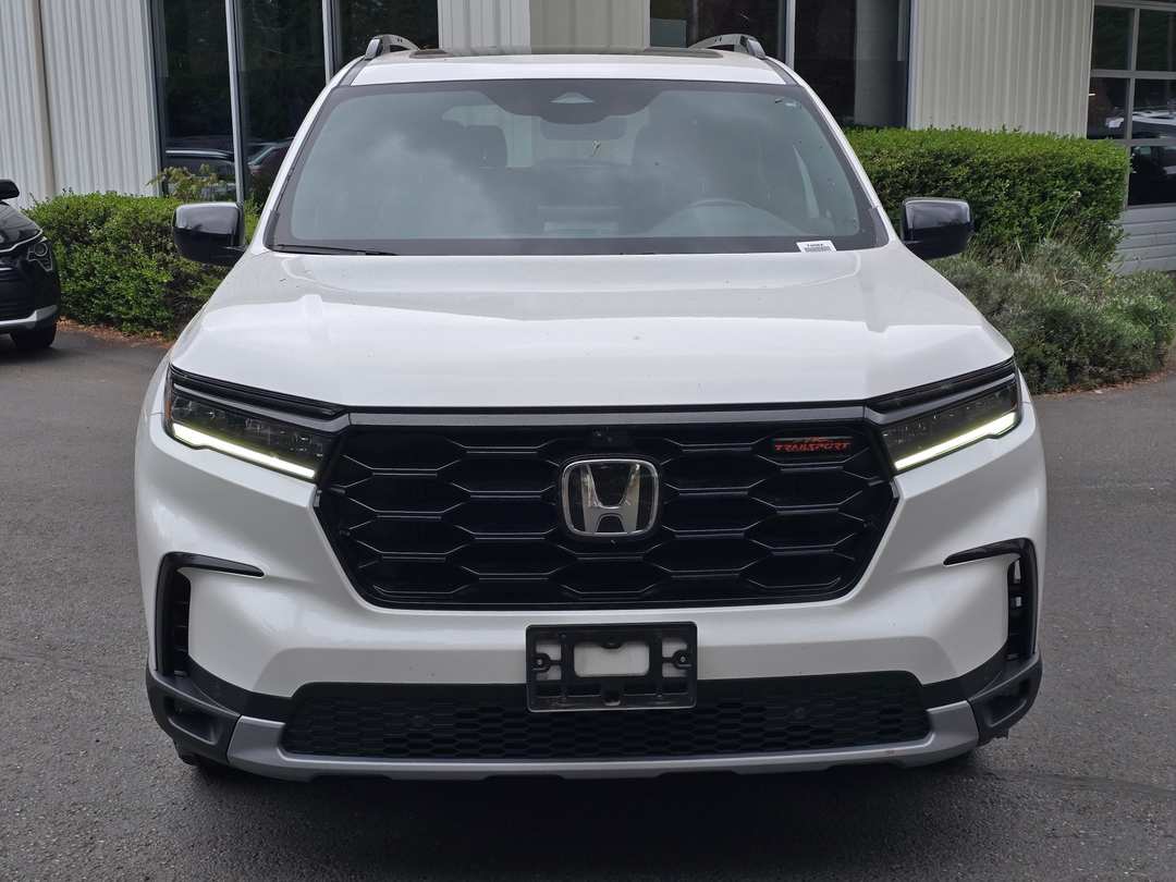 2024 Honda Pilot TrailSport - Image 2