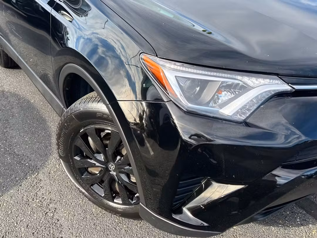 2018 Toyota Rav4 LE - Image 2