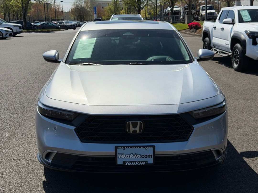 2024 Honda Accord Hybrid Touring - Image 3