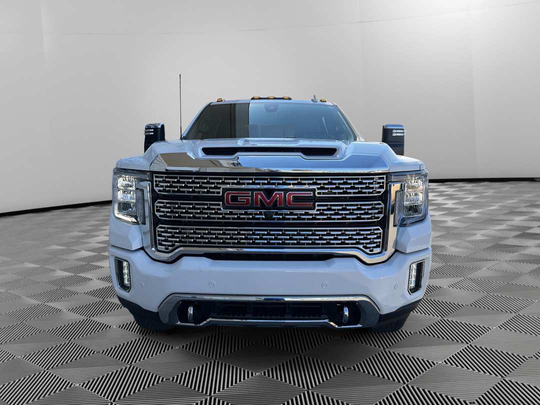 2022 GMC Sierra Denali - Image 2
