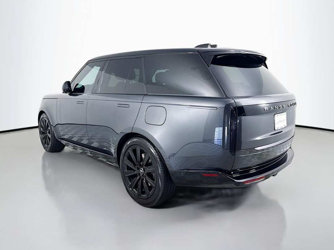 2025 Land Rover Range Rover Plug-In Hybrid Autobiography - Image 3