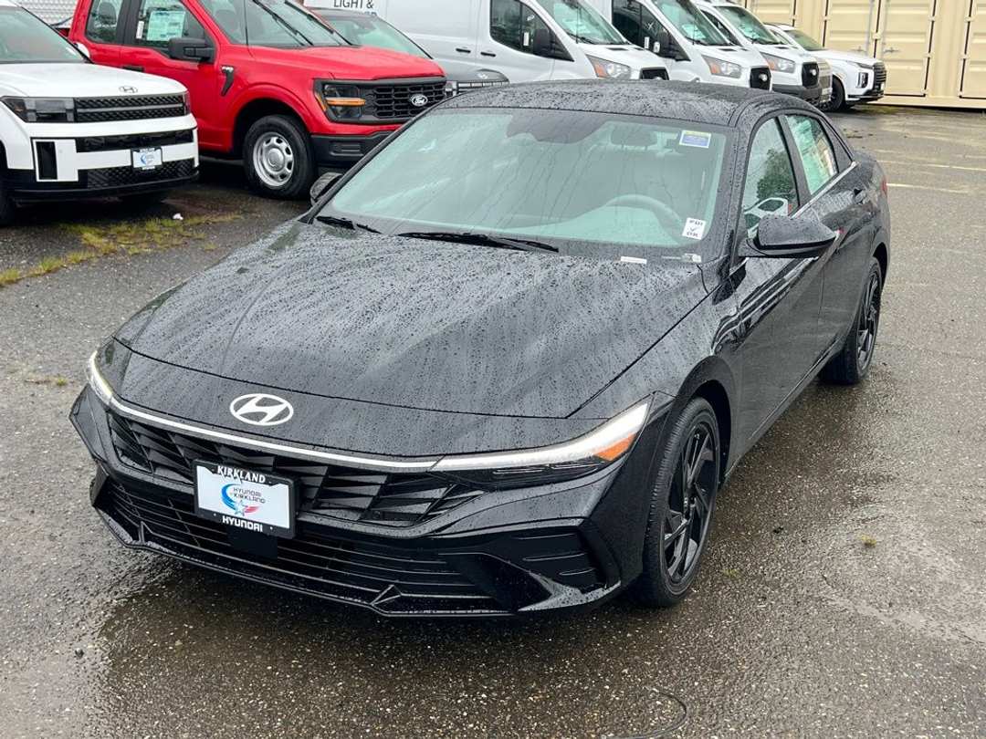 2026 Hyundai Elantra SEL Sport - Image 3