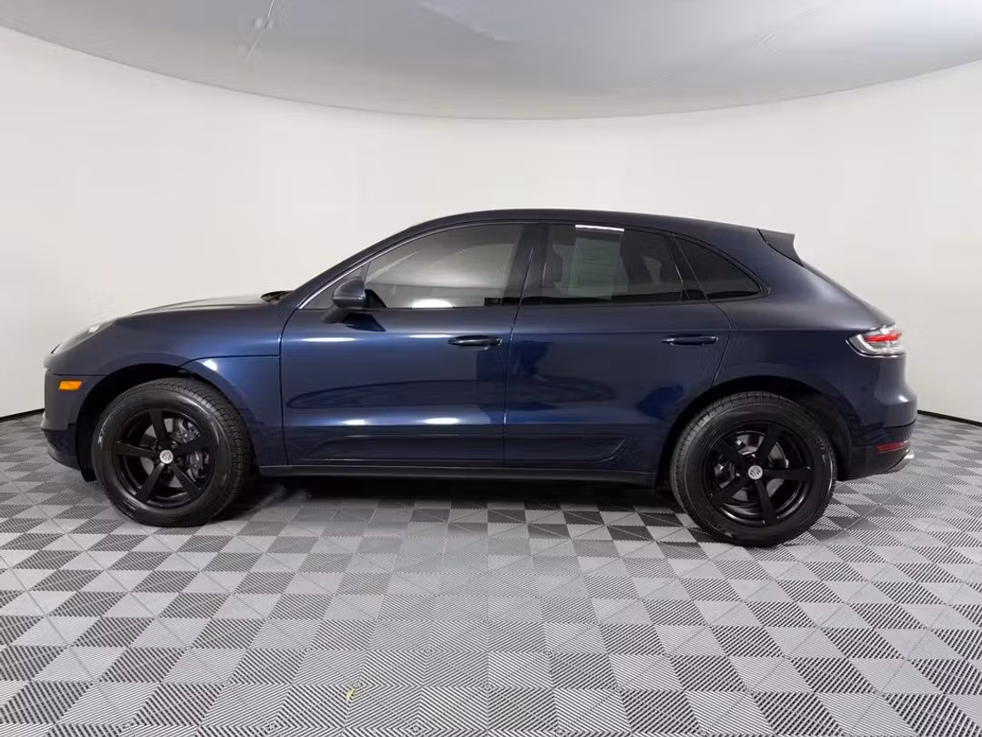 2021 Porsche Macan - Image 2