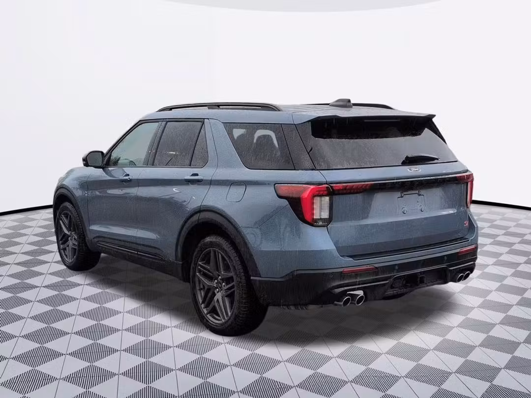 2026 Ford Explorer ST - Image 3